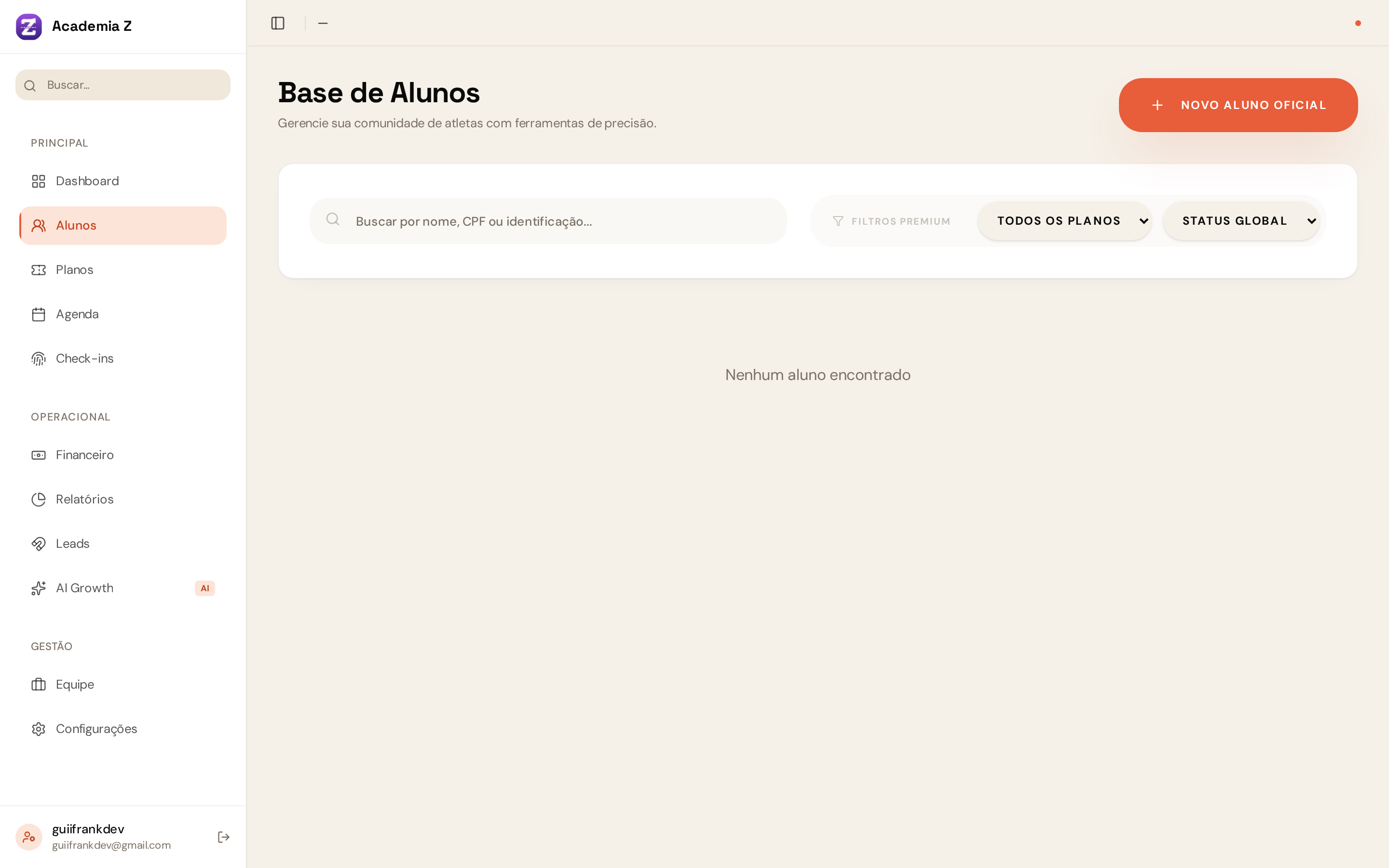 Base de alunos Academia Z com busca, filtros por plano e status